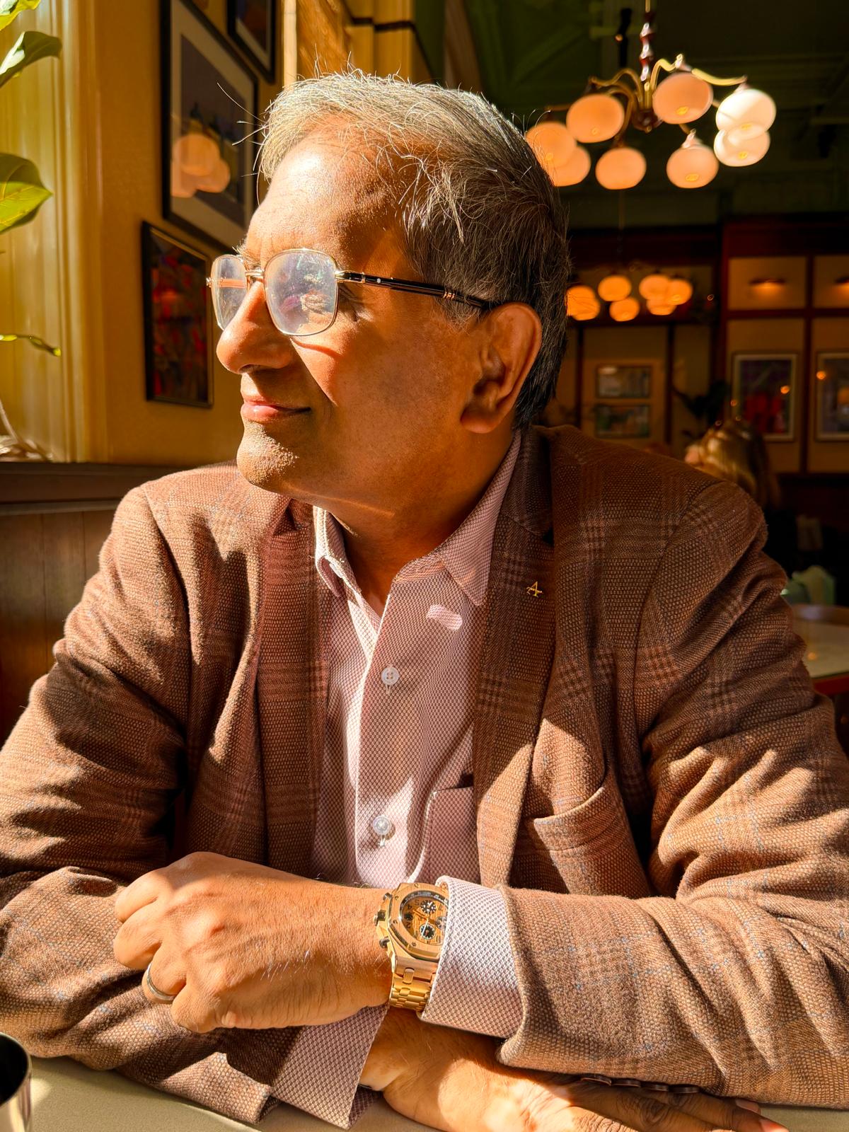 Portrait of Dr Arut, UK Based Consultant Physician